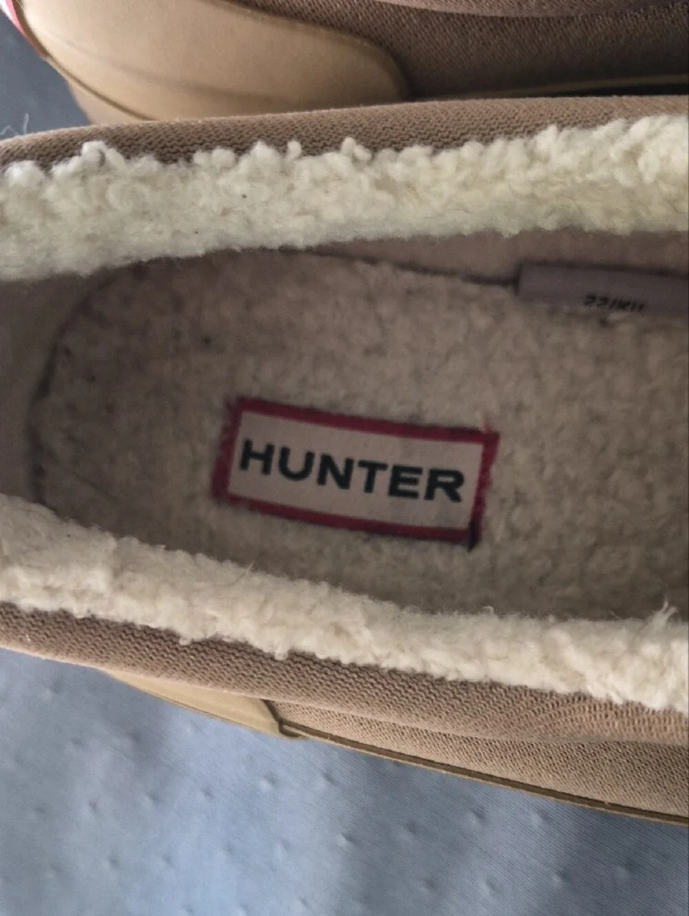 Hunter Original Insulated Sherpa Shoe Women's 9 Tan Slip-On Clogs